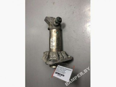 8E0807133B Кронштейн Audi A4 B6 2004