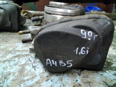06B133062F Заслонка дроссельная Audi A4 B5 (S4,RS4) 1999