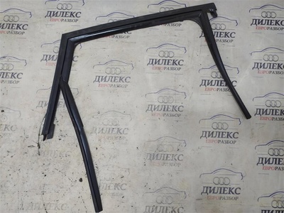8R0839440G уплотнитель стекла двери Audi Q5 2011