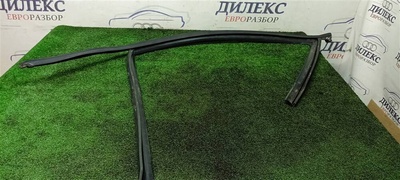 8R0837439G уплотнитель стекла двери Audi Q5