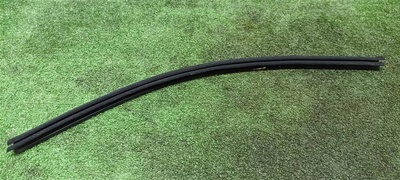 8R0837479B уплотнитель стекла двери Audi Q5
