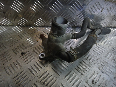 1757086G00 Фланец водяного охлаждения SX4 (06-13) / Swift (04-10) 1.5-1.6 б\у (арт. )