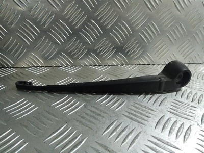 8D9955407 Щеткодержатель задний Audi A4 B5 рестайлинг 1999-2001 2000