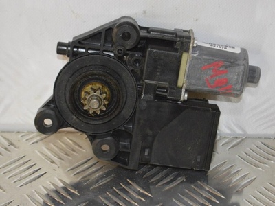 807310005R Моторчик стеклоподъемника передний левый Renault Megane 3 (2008-2019) 2010 , 0130822479