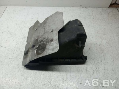 038133837N Корпус воздушного фильтра Audi A4 B6 (S4,RS4) 2003