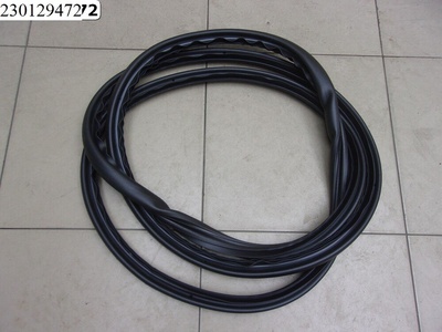 7L0839911E Уплотнитель двери Volkswagen Touareg 2002-2010