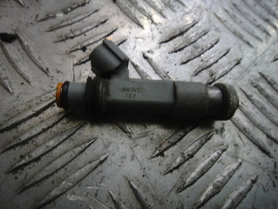 1571079J00 Форсунка SX4 (06-13)/Swift (04-10) 1.3-1.6 топливная б\у (арт. )