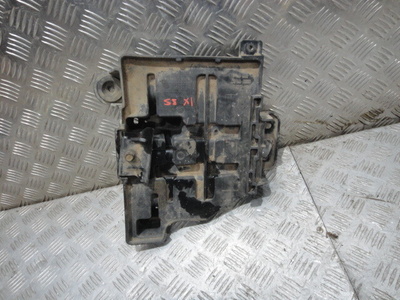 371502S000 Площадка АКБ IX35 (10-15) б\у (арт. )