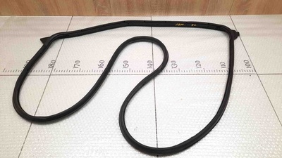 BHN973760C Уплотнитель двери (по двери) задний левый Mazda 3 BM BN 2013-2018 BHN9-73-760C