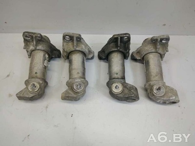 8e0807134b Кронштейн крепления бампера переднего Audi A4 B6 (S4,RS4) 2003 ,8e0807133b