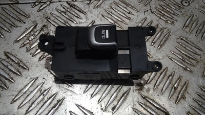 93575C5020WK Кнопка стеклоподъемника Sorento Prime (15-20) пер R б\у (арт. )