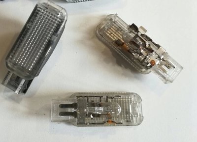 8D09474154B0947415 плафон освещения салона audi a4 b5 fl a3 8p fl