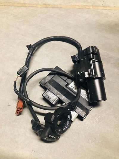 Компьютер + ключи cbr 1000rr 2008