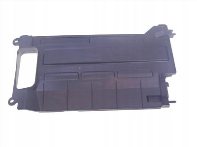 888910D060 yaris 05 - 11 решетка радиатора , дефлектор