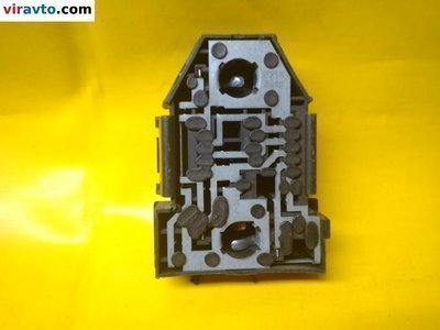 333945257 Панель (плата) фонаря заднего правого Volkswagen Passat B3 (1988-1993) 1991