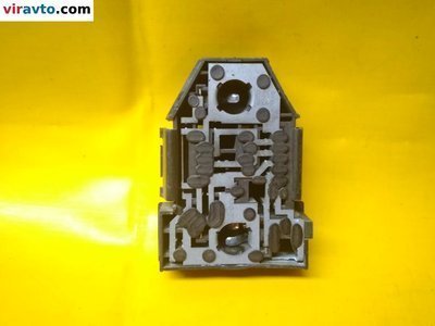 333945257 Панель (плата) фонаря заднего правого Volkswagen Passat B3 (1988-1993) 1990