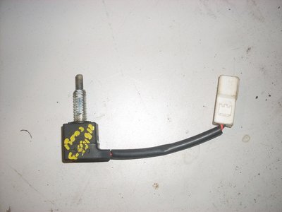938402E000 Выключатель концевой Hyundai Accent II 2000-2005
