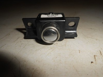 AX23F062A00BA Кнопка открывания бардачка Jaguar XF X250 2007-2015