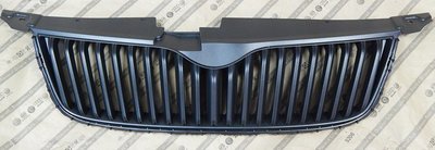 5L08536689B9 or гриль решетка центр передняя skoda йети 5l 09 - 13