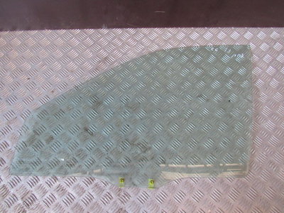 Стекло двери передней левой Mitsubishi Space Runner (N1, N2) 1995