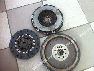 A0172505001 Комплект сцепления Mercedes A W168 2001 ,A1660300305,A1660300112,A1660300612,A1660300405,A1660300105,A0002527005,A0002520105,,A0192501101,A0062506904
