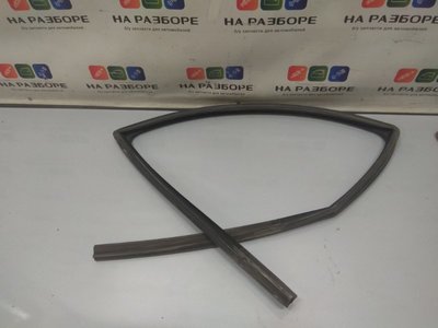 4L0839439B уплотнительная резинка стекла двери AUDI Q7 4LB 2006
