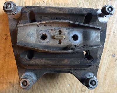 4F0399151AN Опора КПП Audi A6 III (C6) , 4F0399151AK