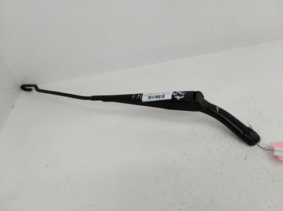 1S7117526CC Щеткодержатель Правая Перед. Ford Mondeo III (2000-2007) 2004
