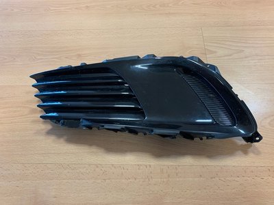 8148202580 toyota auris ii рестайлинг 15 решетка бампера передняя левая