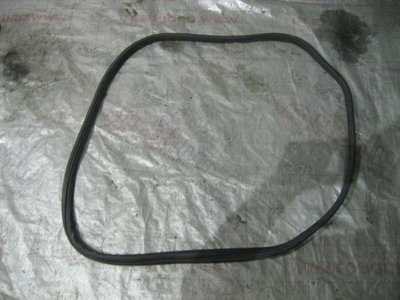8200077500 Уплотнитель двери передней Л=П Renault Megane II 2002-2009 2005