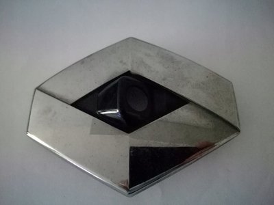 908895195r 4224 эмблема renault megane 4 под камеру