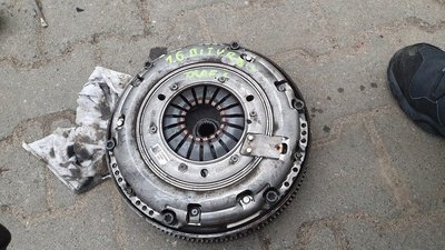 302052965R сцепление маховик двухмассовый попасть vivaro 1.6 dci би
