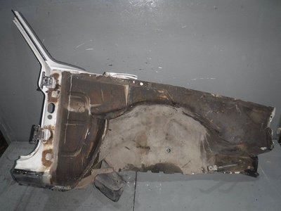 1201719 Лонжерон передний правый Volvo 240