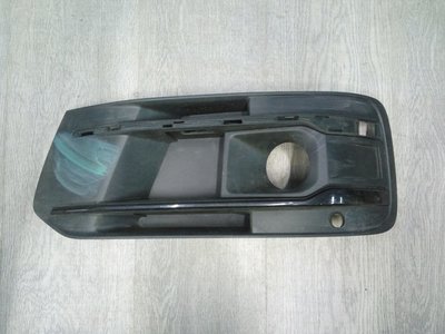 4M08076814W3 Решетка в бампер нижняя левая Audi Q7 2 2015-нв 4M0 807 681 AA 4W3