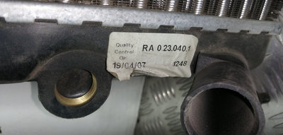 RA02304001 РАДИАТОР (ОСНОВНОЙ) 1.2 - 1.4i , МКПП , - A / C , 390*378мм , J.DEUS. Renault Clio 1994