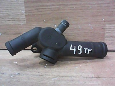 06A121133D Фланец (тройник) системы охлаждения Volkswagen Golf - 4 поколение (1997-2006) 1999