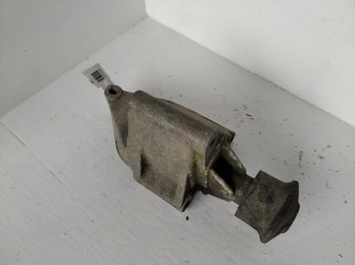 034903143B Кронштейн генератора Audi 100(C3) 1989