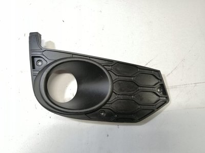 5801562215 iveco daily 4 решетка бампера правая