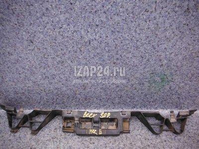 8200146040 Направляющая заднего бампера Renault Megane II (2003 - 2009)