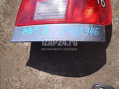 8D0945102 Планка под фонарь правая VAG A4 [B5] (1994 - 2001)
