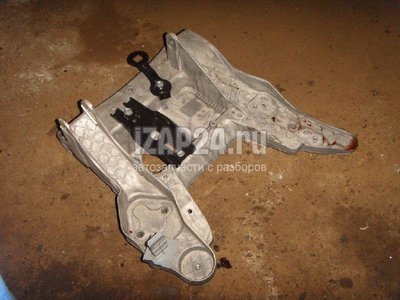 95542306500 Кронштейн крепления педали VAG Cayenne (2003 - 2010)