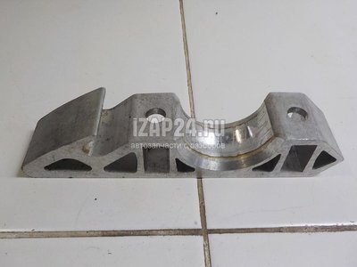 7L0411063B Кронштейн крепления переднего стабилизатора VAG Touareg (2002 - 2010)