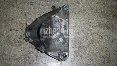 4B0199307C Кронштейн двигателя левый VW Passat [B5] (2000 - 2005)