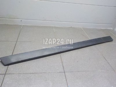 96784070xt Молдинг передней левой двери Citroen-Peugeot 2008 (2013 - 2019)