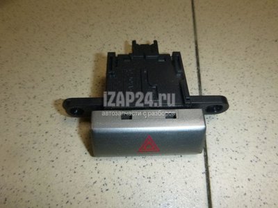 UR56664H0 Кнопка аварийной сигнализации Mazda BT-50 (2006 - 2012)