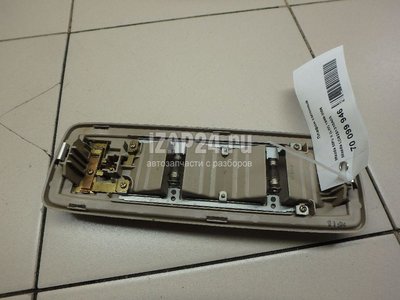 LC6251310A03 Плафон салонный Mazda MPV II (LW) (1999 - 2006)