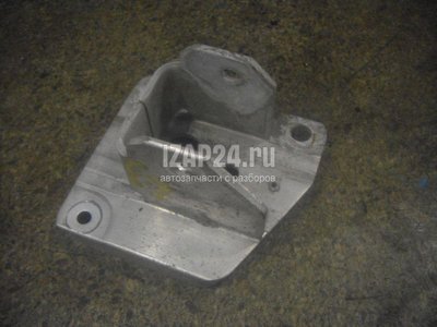 8200010164 Кронштейн усилителя заднего бампера правый Renault Megane II (2003 - 2009)