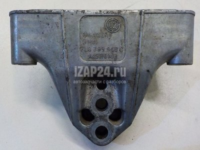 7L0399649C Кронштейн опоры КПП VAG Cayenne (2003 - 2010)