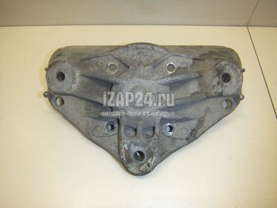 7L0412391E Кронштейн амортизатора VAG Touareg (2002 - 2010)