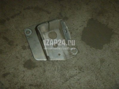 8200010164 Кронштейн усилителя заднего бампера правый Renault Megane II (2003 - 2009)